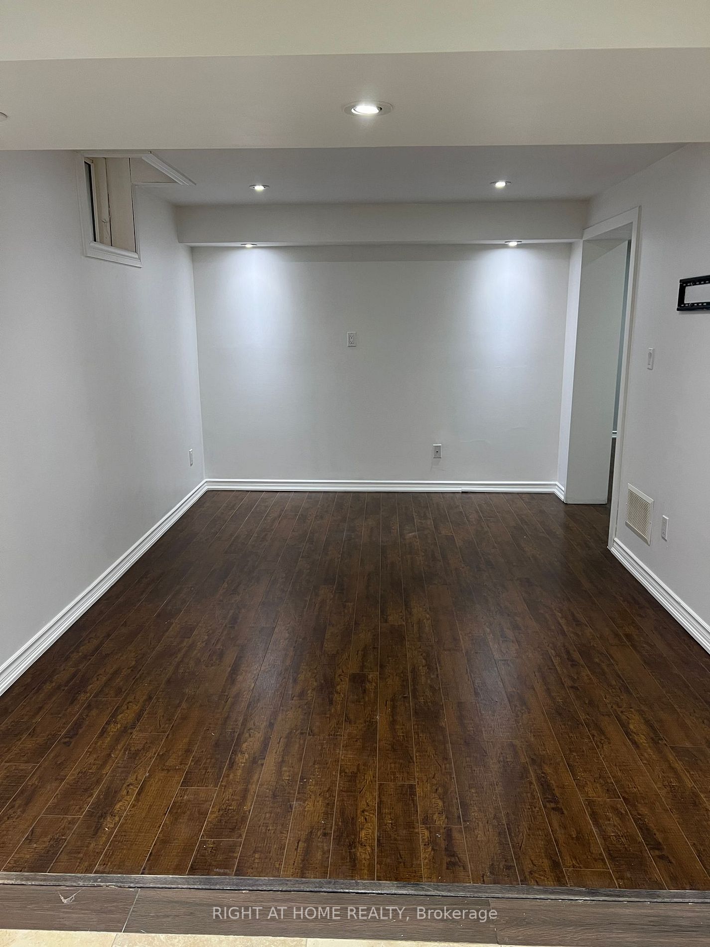 27 Shale Dr Bsmt