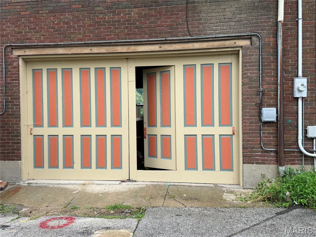 615 Center Street