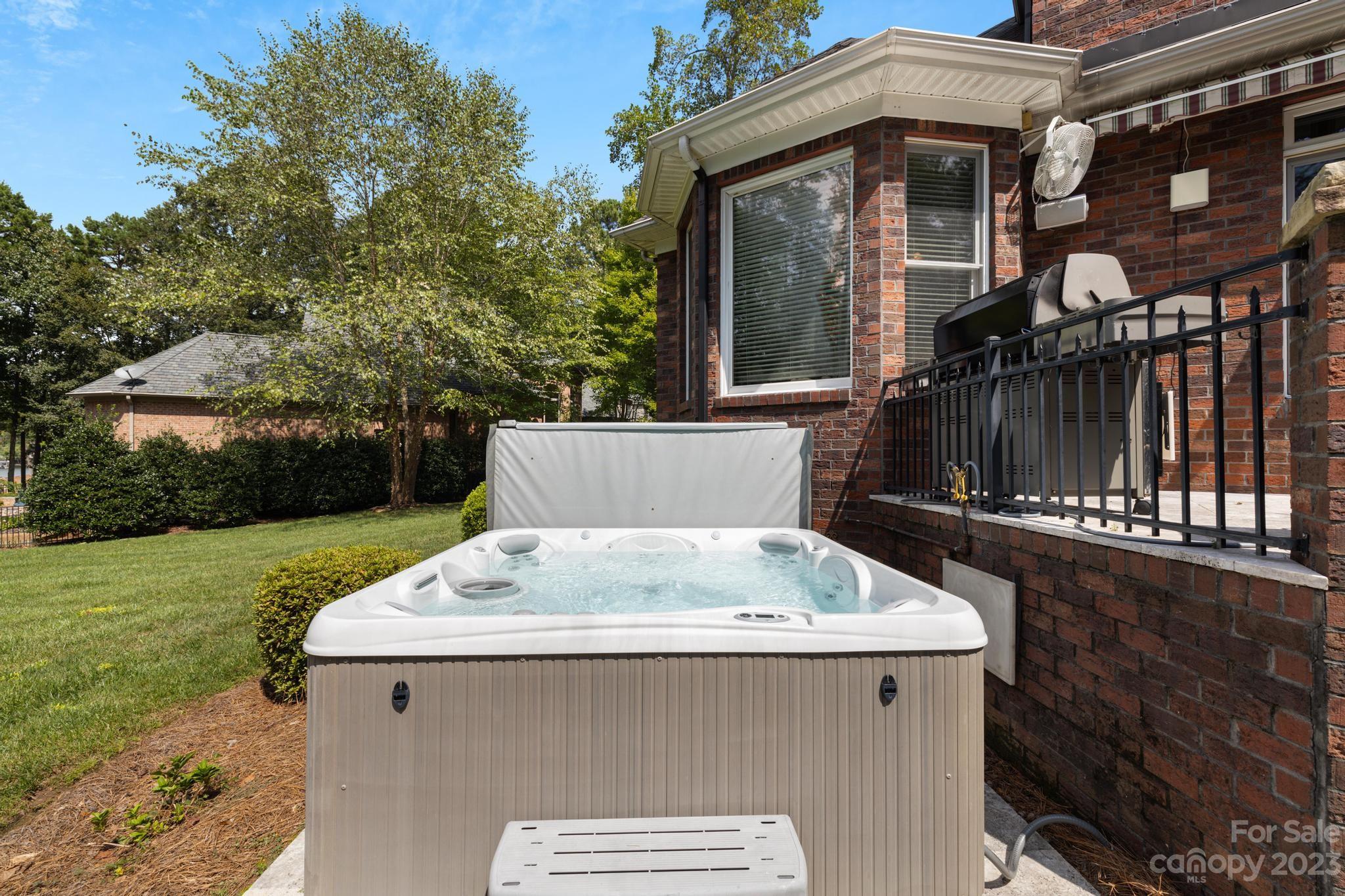 8884 Beach Bluff Court