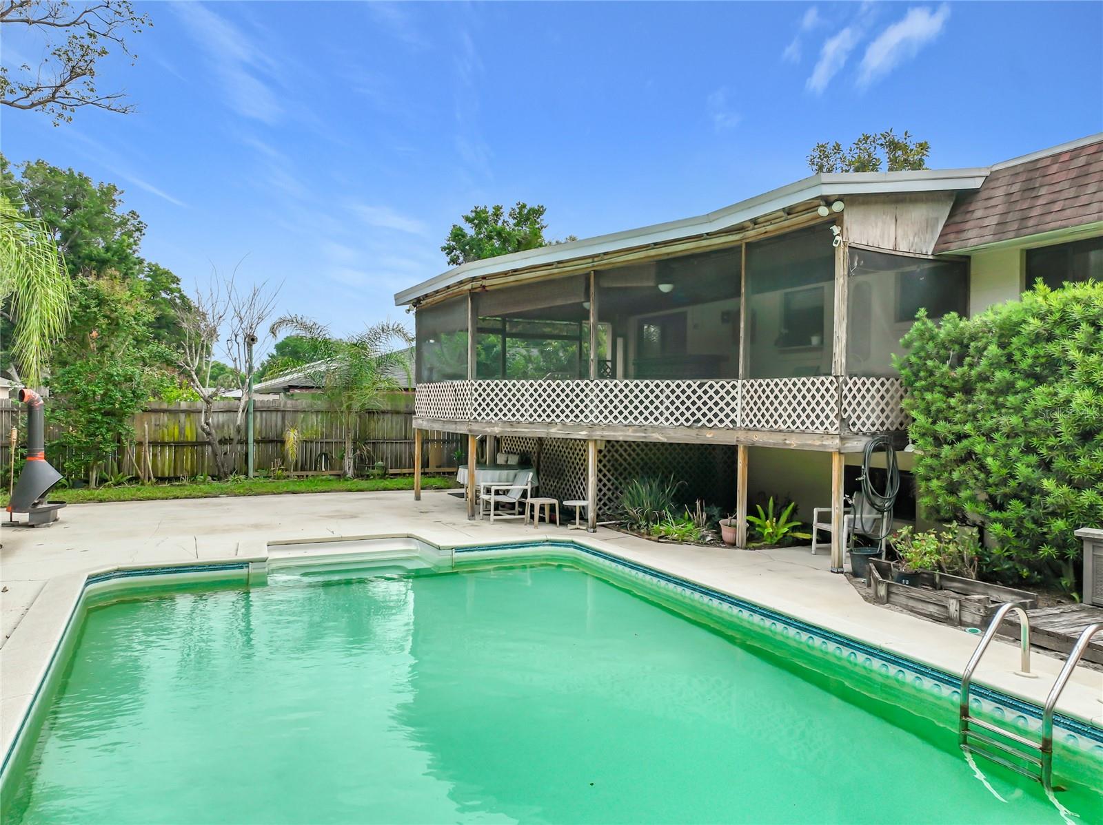 1511 Glastonberry Road