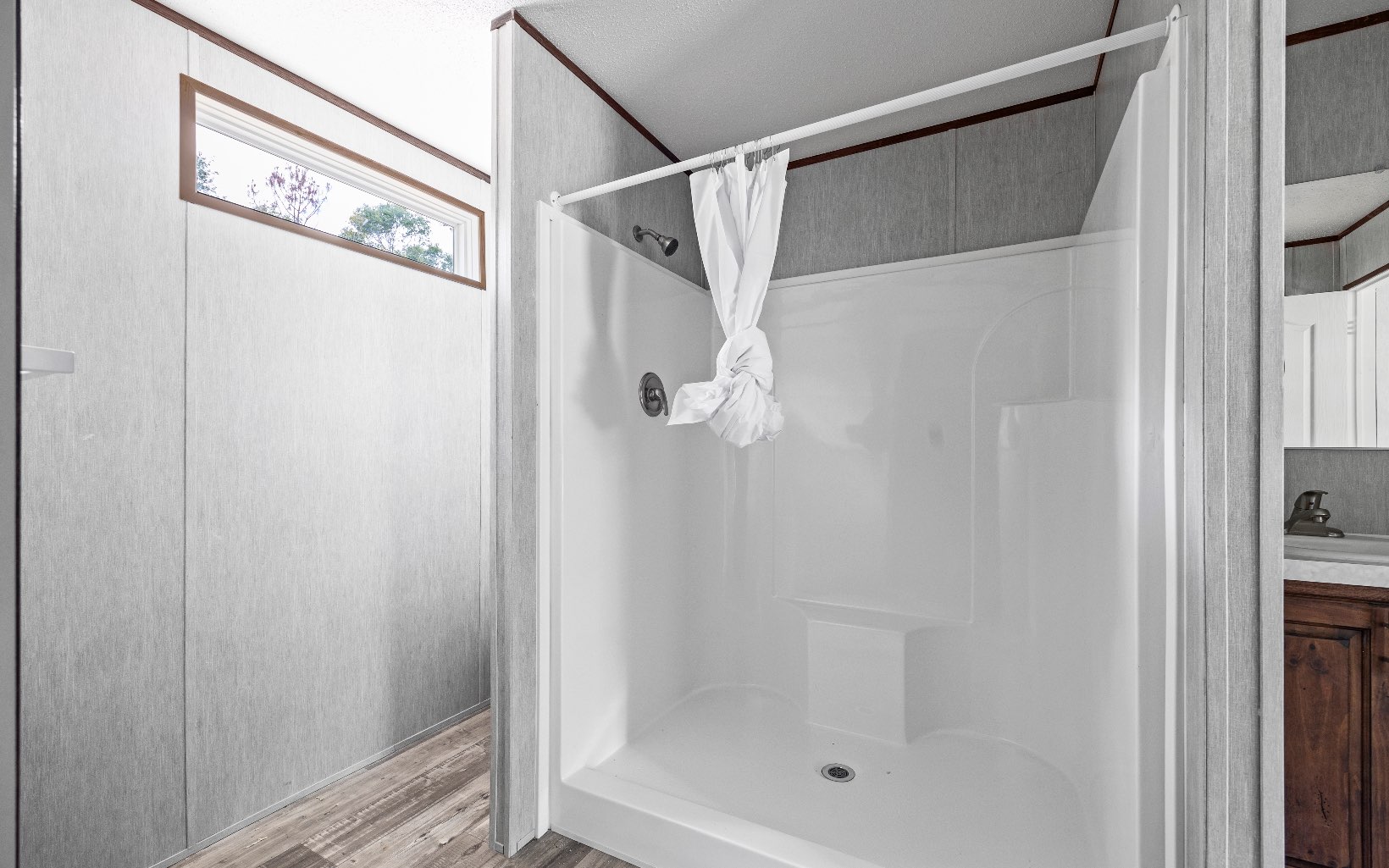 310 NE Weeping Willow Ln