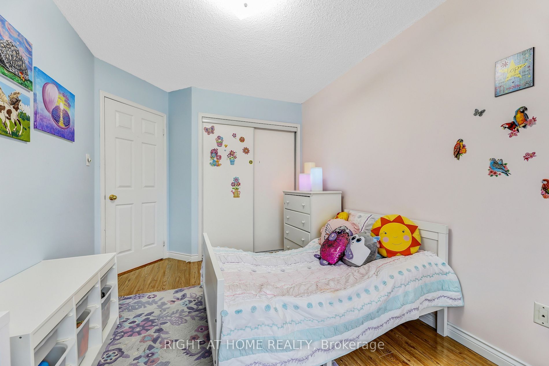 130 Mosaics Ave 40