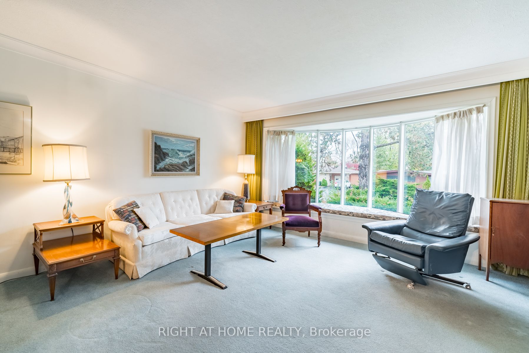8 Sunset Dr