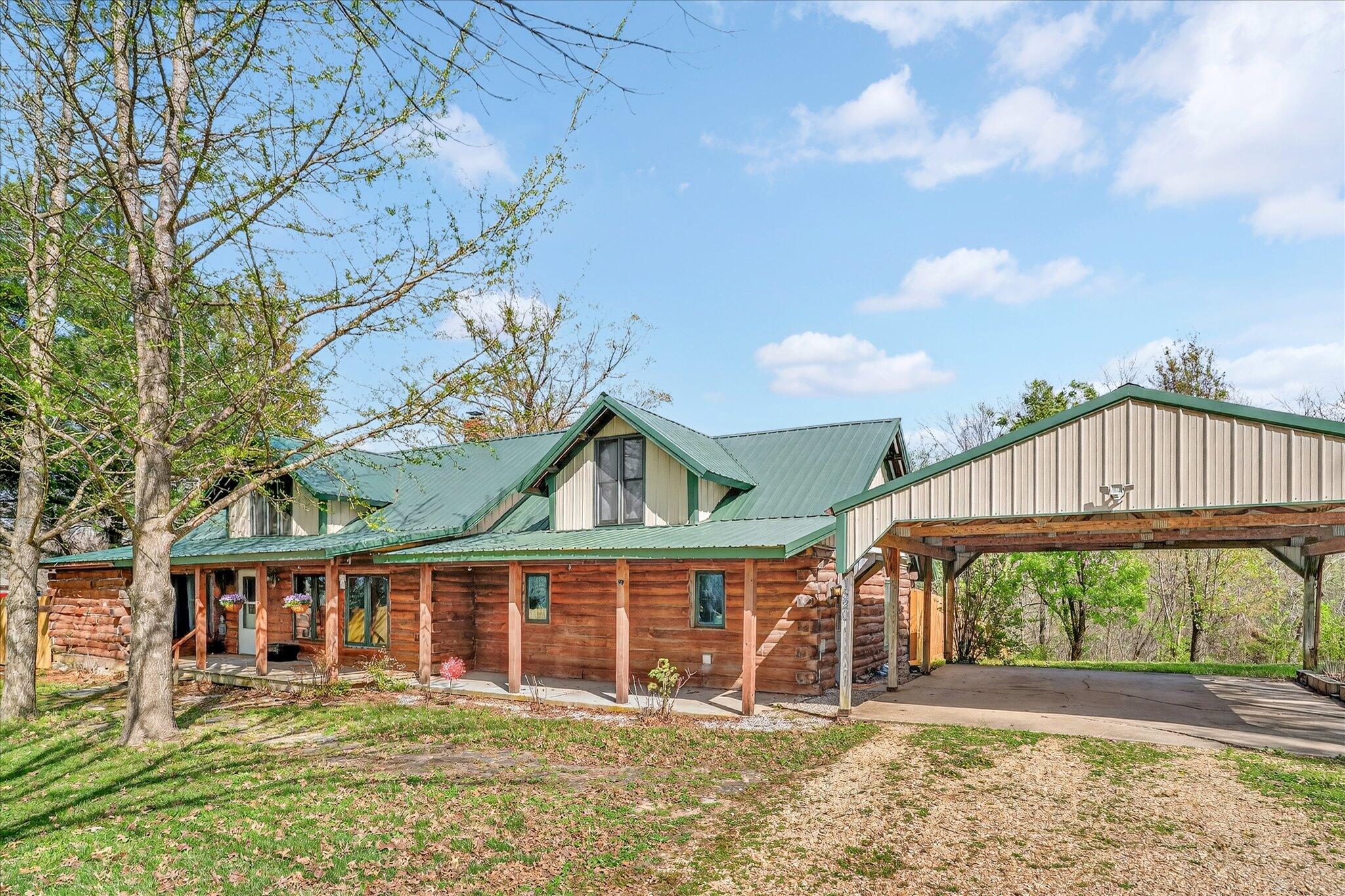 1520 Emerald Road