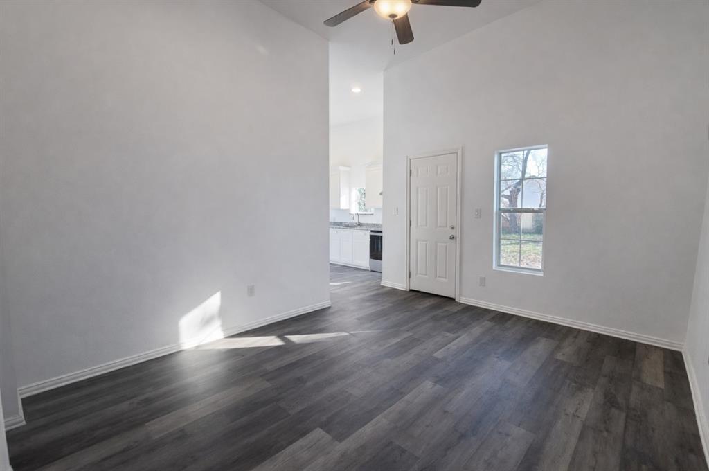 415 W 7th Street