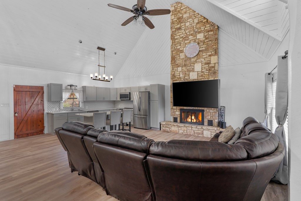 1341 Ranchero Rd