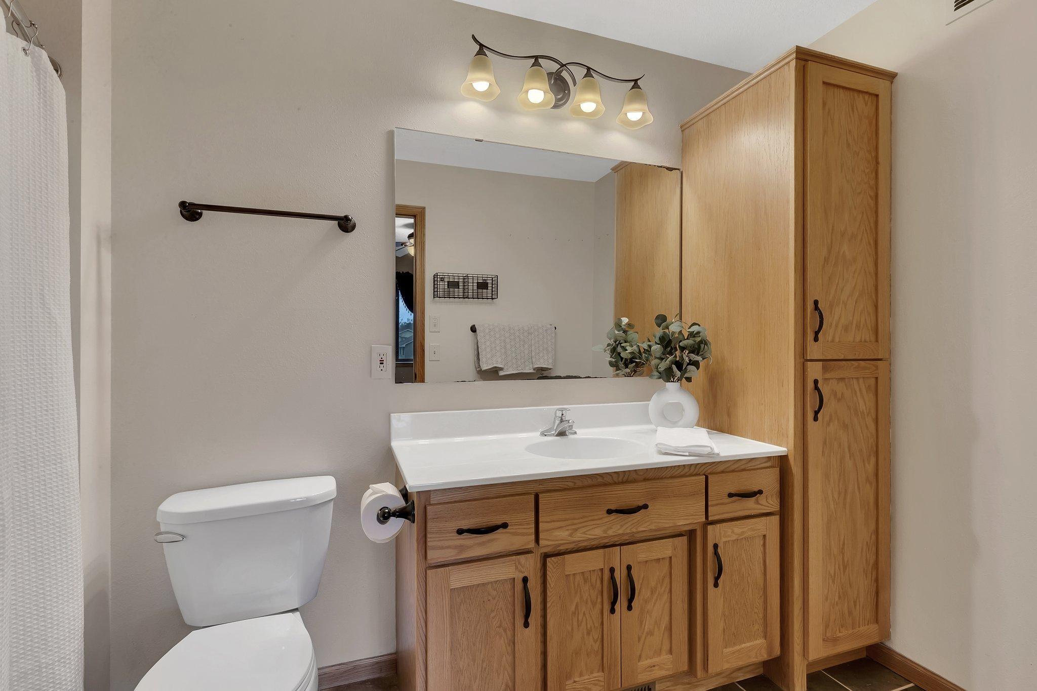 209 Iverson Street W