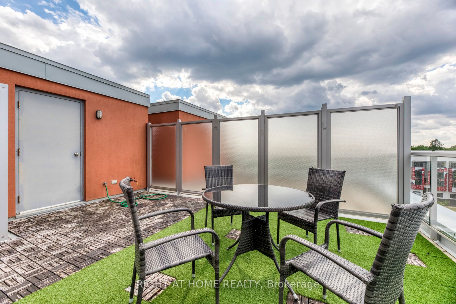 30 Canterbury Pl 1207