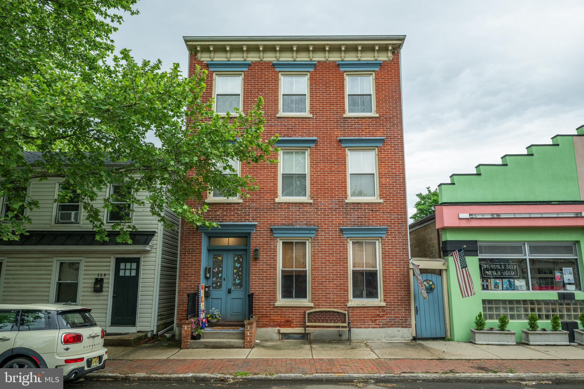 360 Farnsworth Ave  