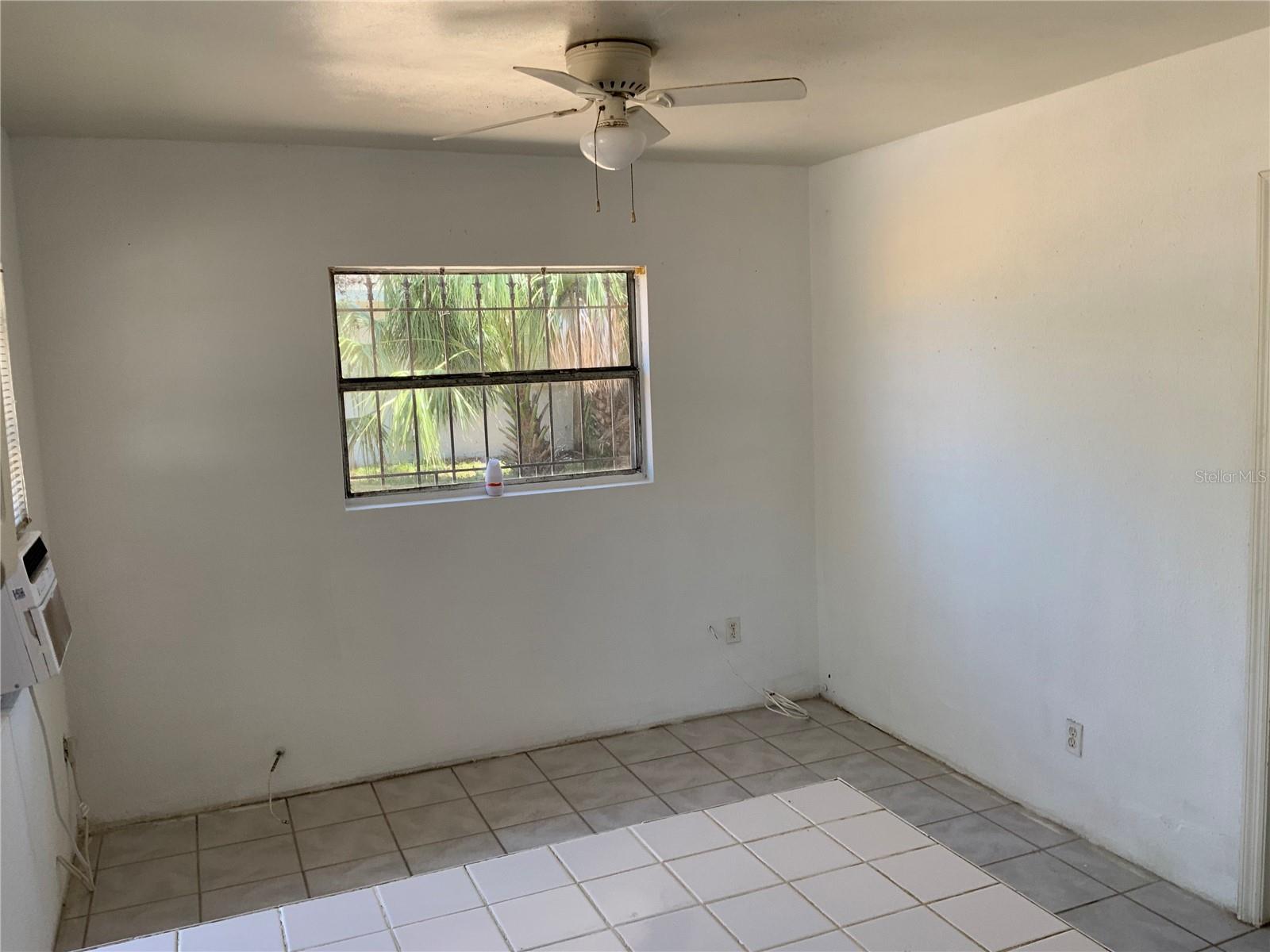 2926 N Orange Avenue