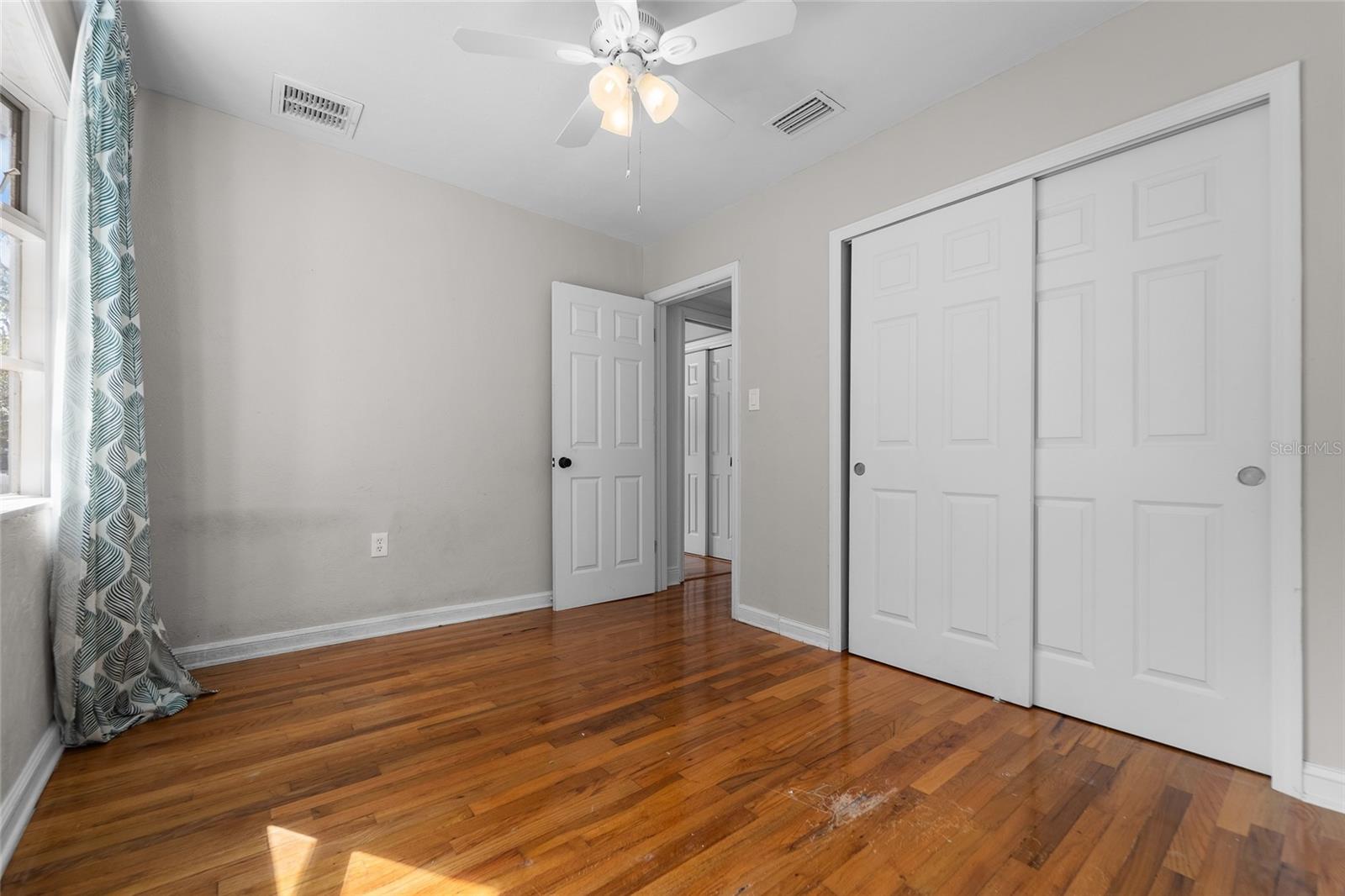 1216 E Flora Street