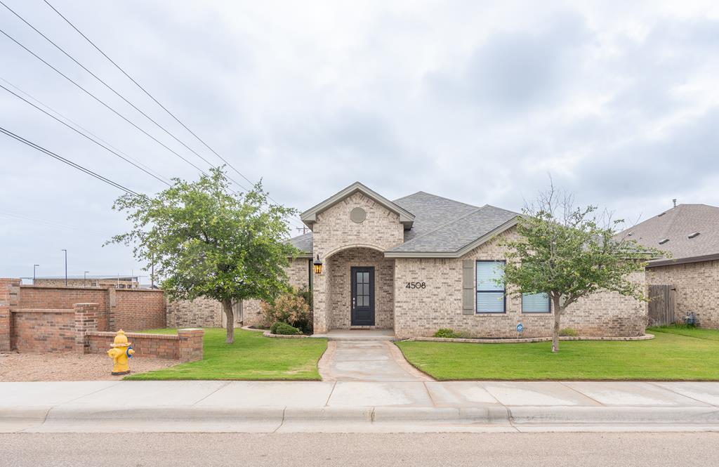 Welcome to this 2020 Parade of Homes stunner. 4 beds, 3 bath home with modern vibes. Enjoy a bright and clean-living space that exudes sophistication, conveniently located close to schools, grocery stores, and shopping centers. Right across from the Bush Tennis center. This home offers the perfect blend of comfort and convenience. Don't miss the opportunity to make this beautiful home yours.