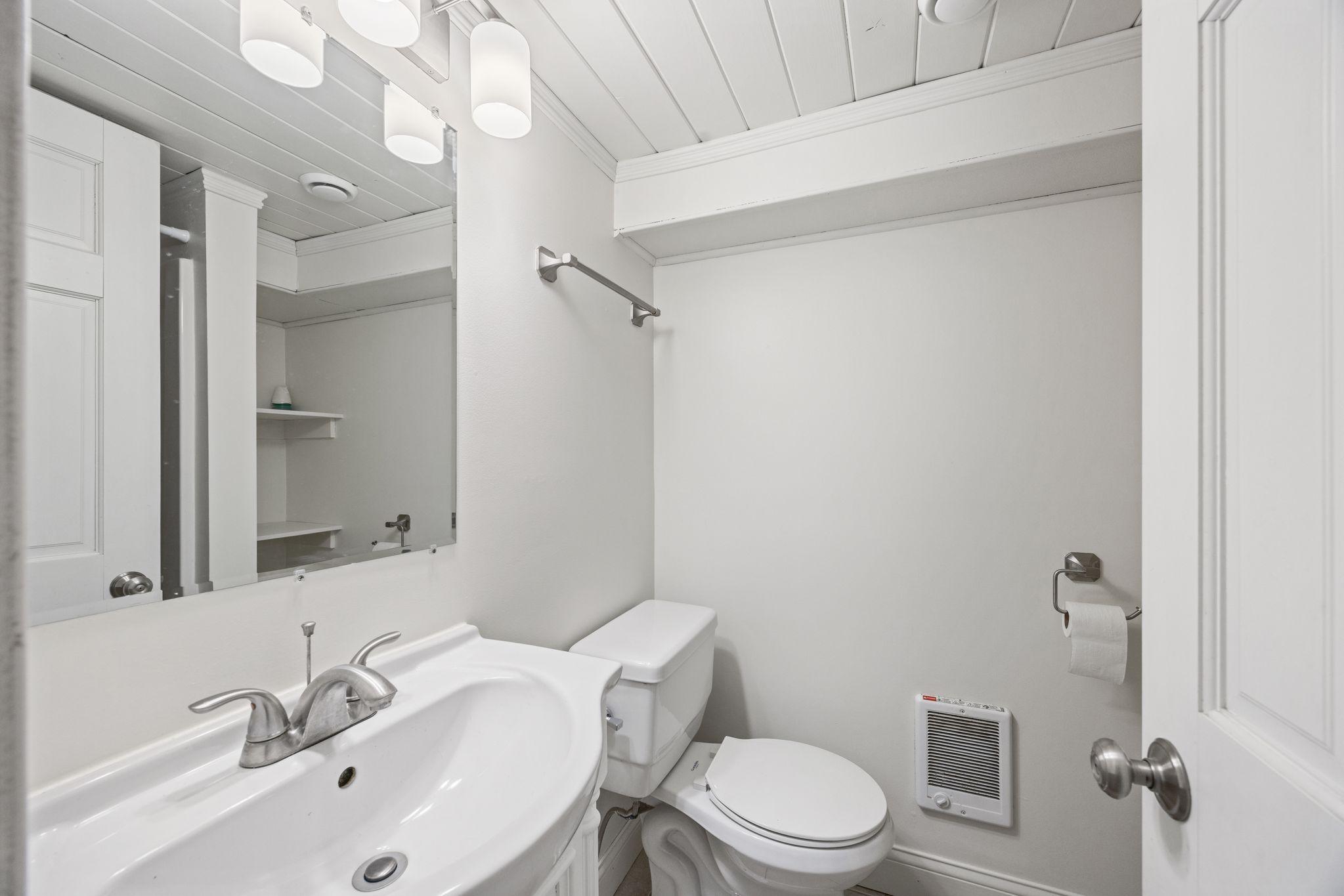 210 Warwick Street SE