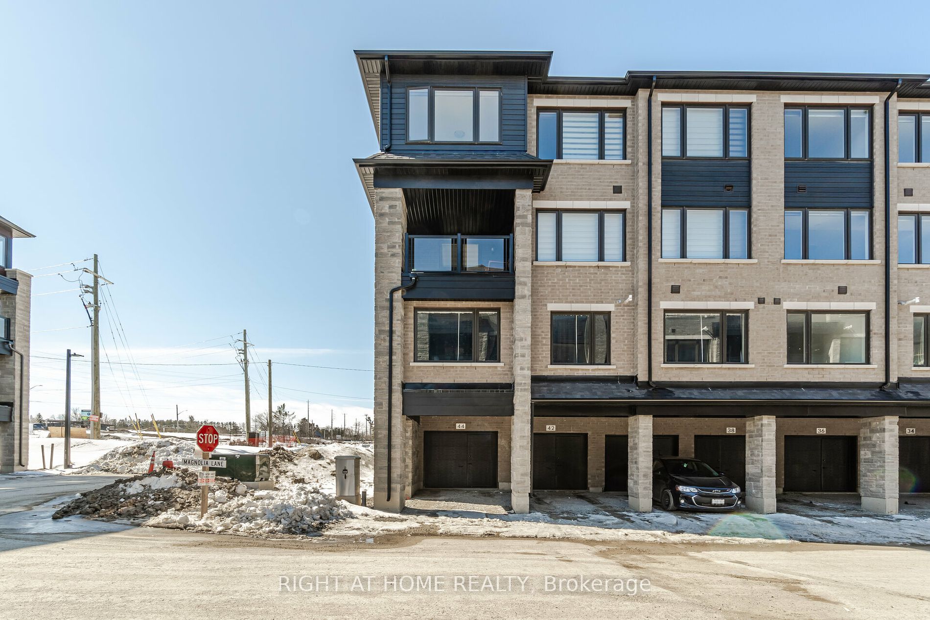 44 Magnolia Lane 24
