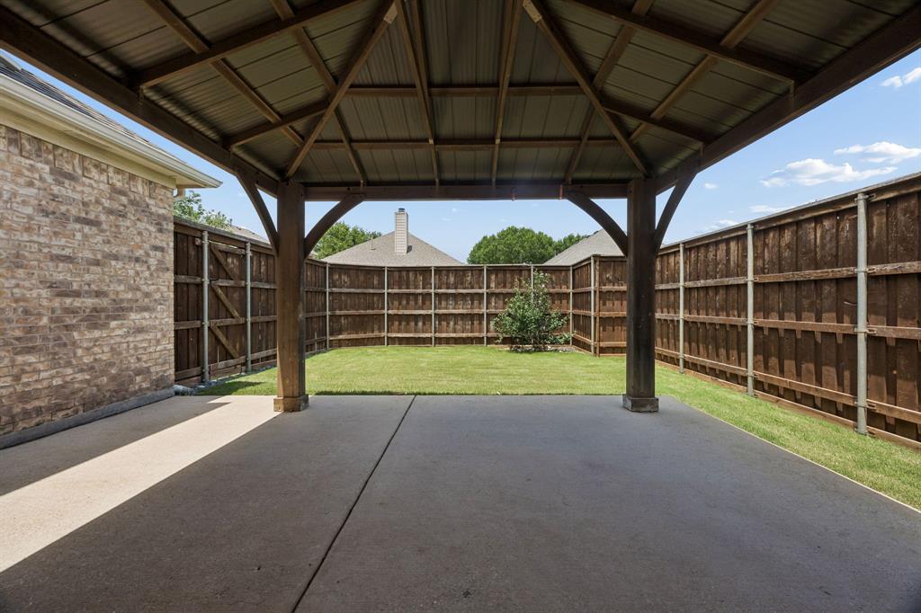 9004 Regal Oaks Drive