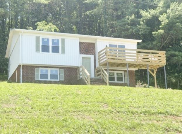 Wow! 3 bedrooms, 2 baths, 2112 sq. ft. home, mostly remodeled, over an acre of land, located in an established neighborhood, with great views.  This property features a formal dining area, a large den, new deck, new balcony and is located  just a minute from I81 and I77. So many new and fresh renovations, take a look today!
