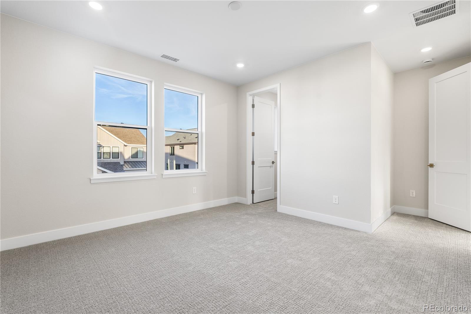 8770 Summerwalk Trail
