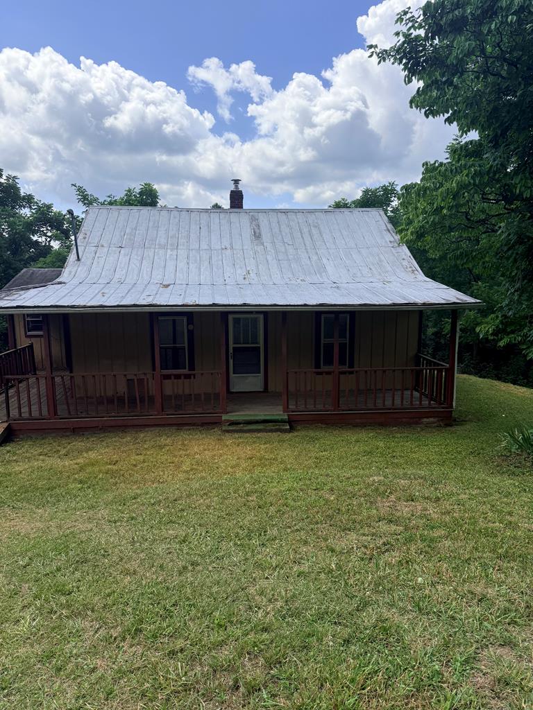 Calling all flippers, investors, and visionaries! This 3 bedroom, 1 bathroom home offers a blank canvas for a profitable transformation on 2 acres of land. Property is being sold strictly "As-Is."