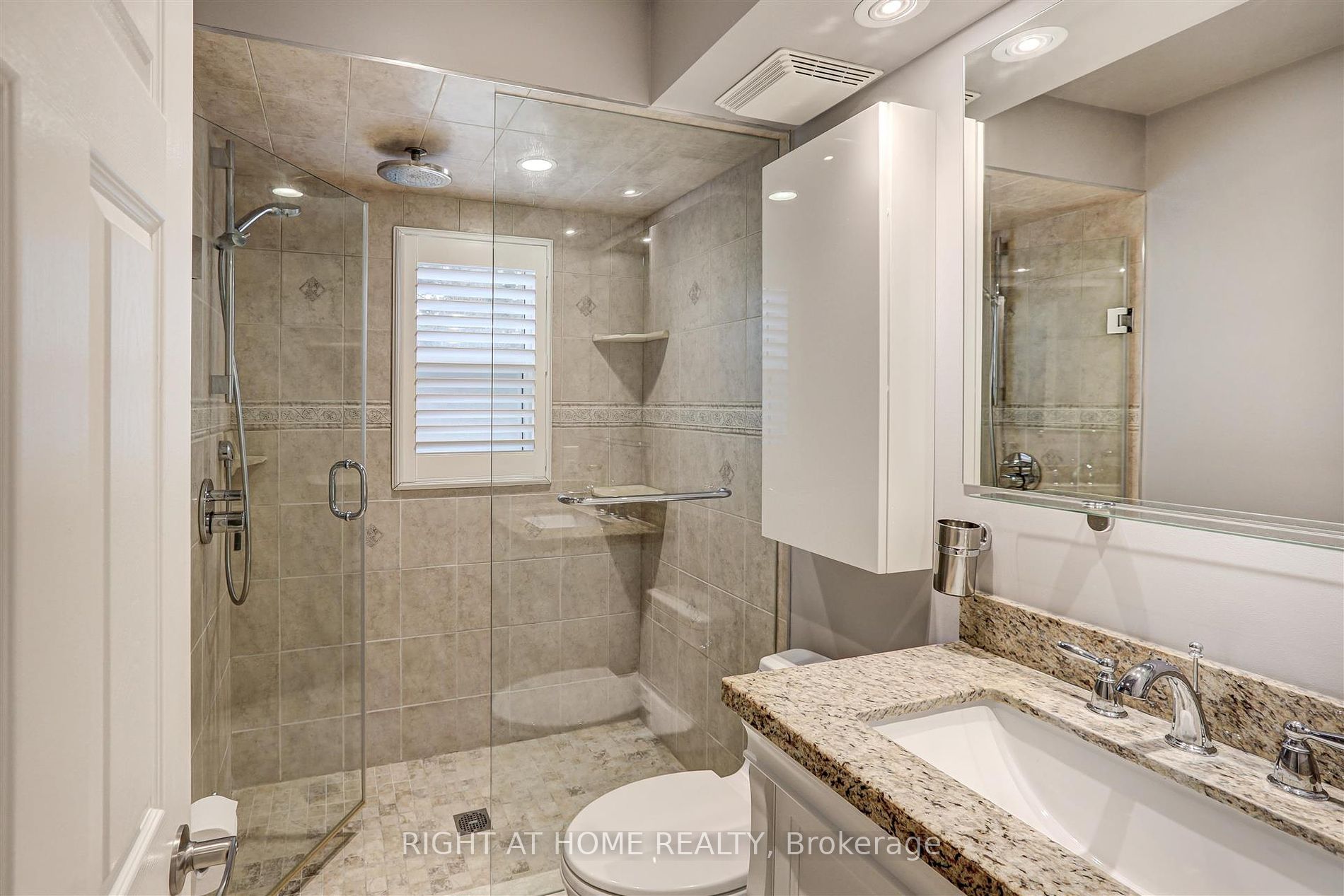 2515 Donnavale Dr