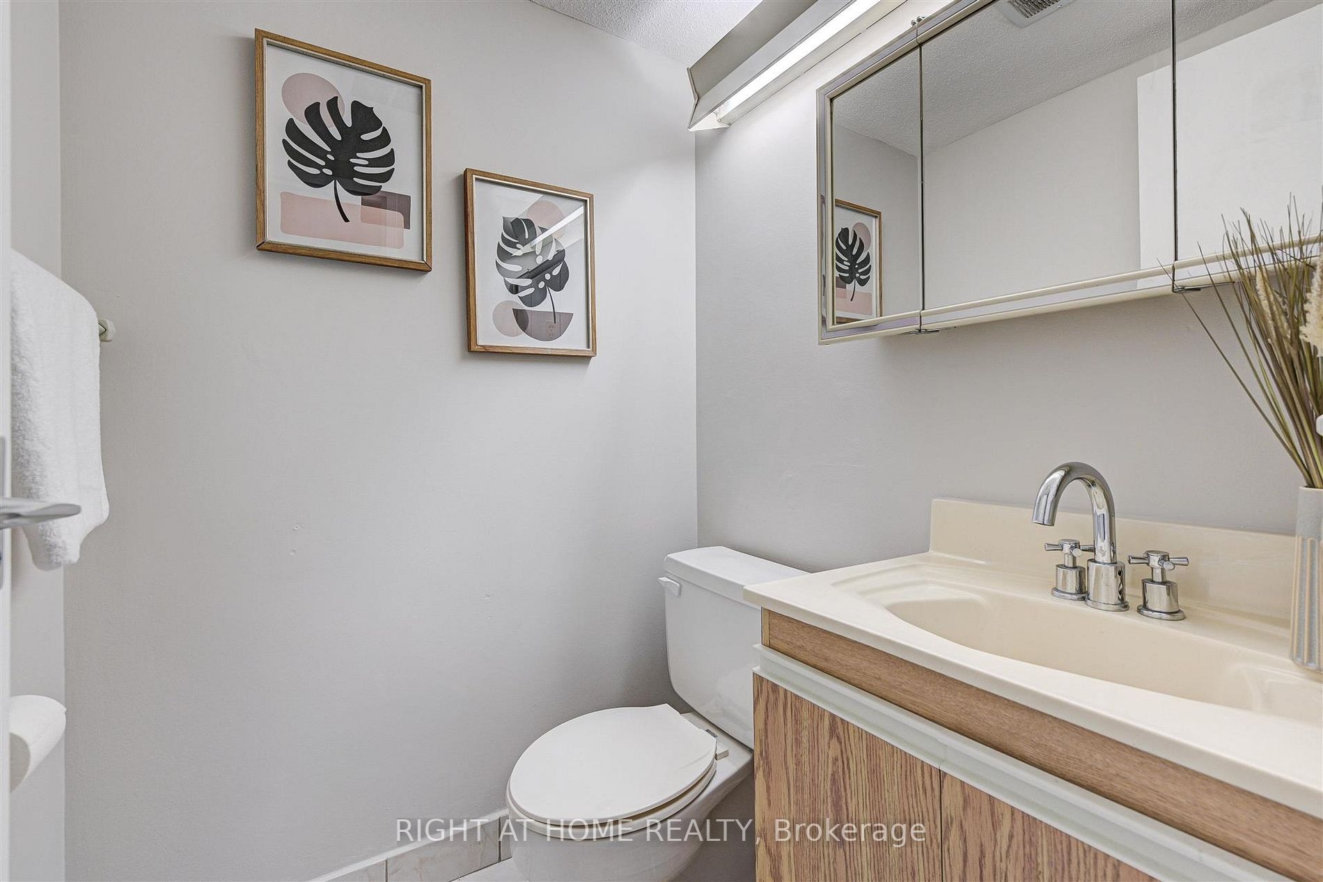 2 Crescent Town Rd 406