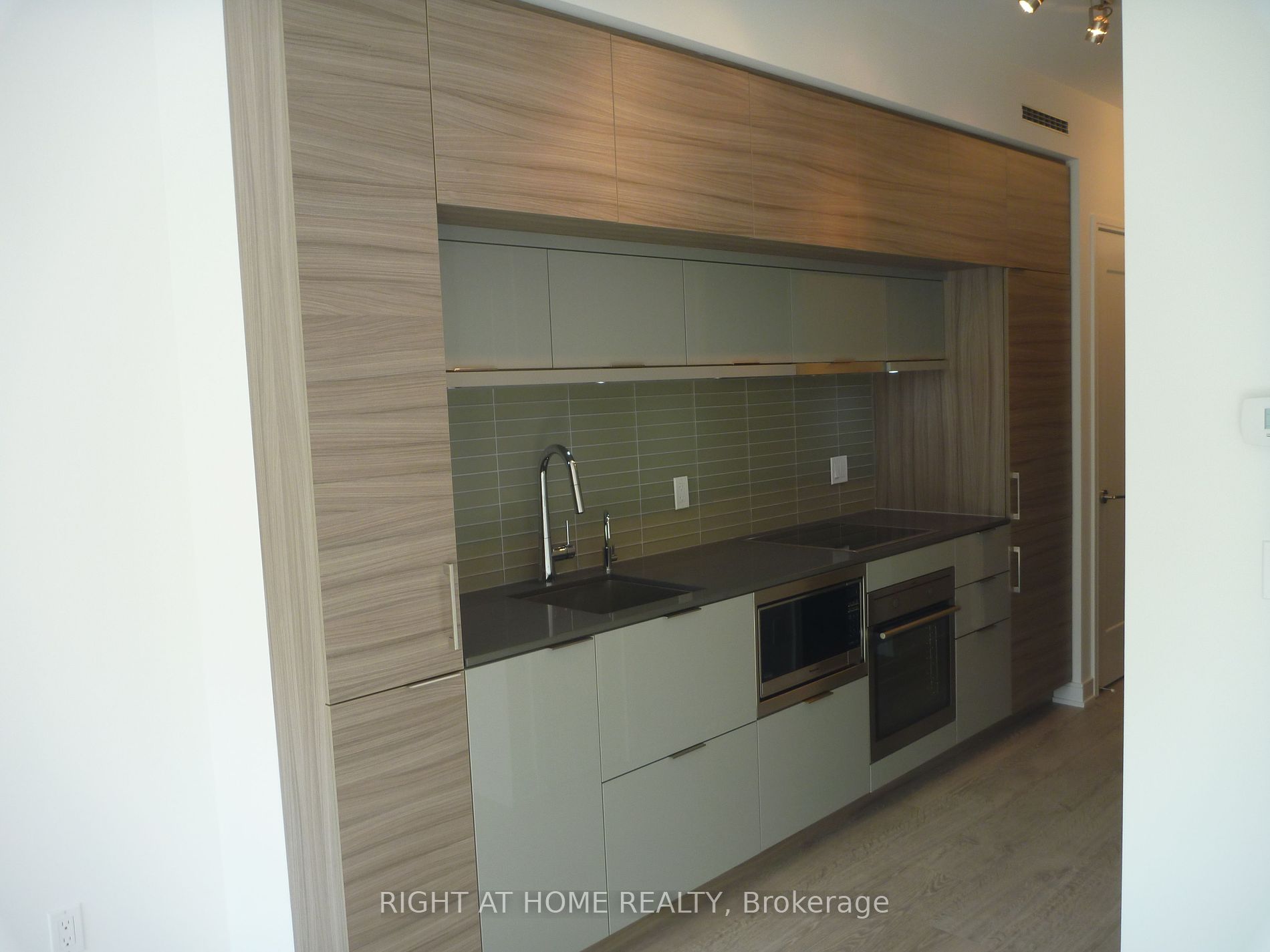 88 Scott St 1506