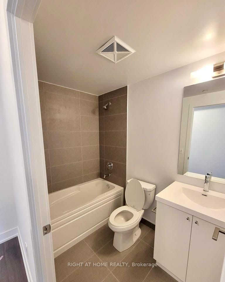 2550 N Simcoe St 1421