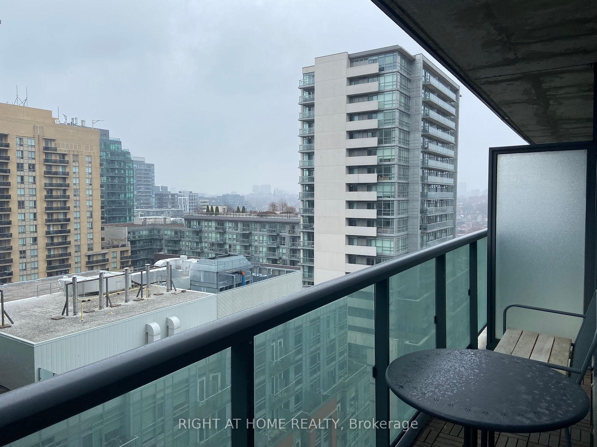 36 Lisgar St 1617