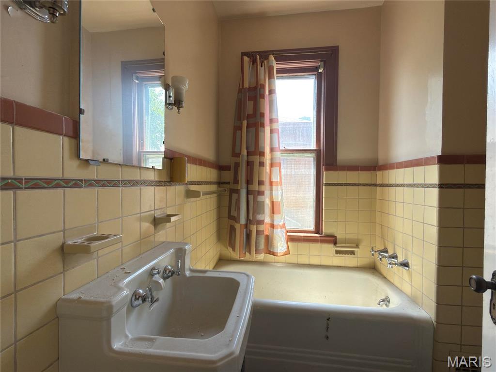914-914 A Center Street 14A