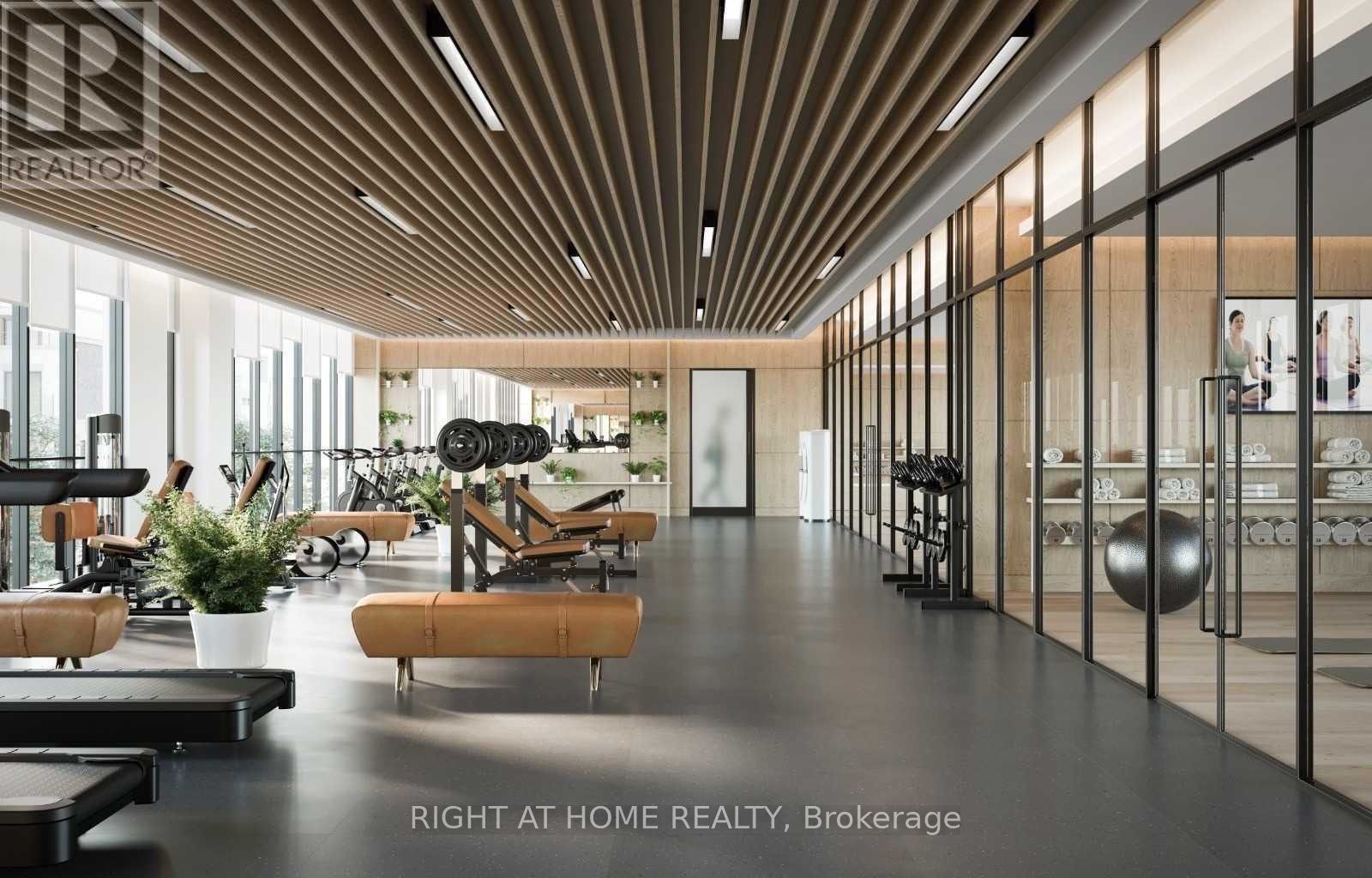 10 Honeycrisp Cres 212