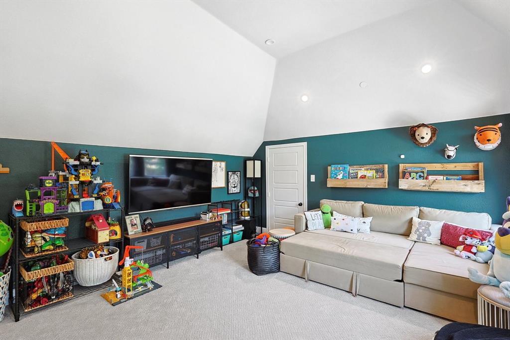 1625 Crestwood Trail