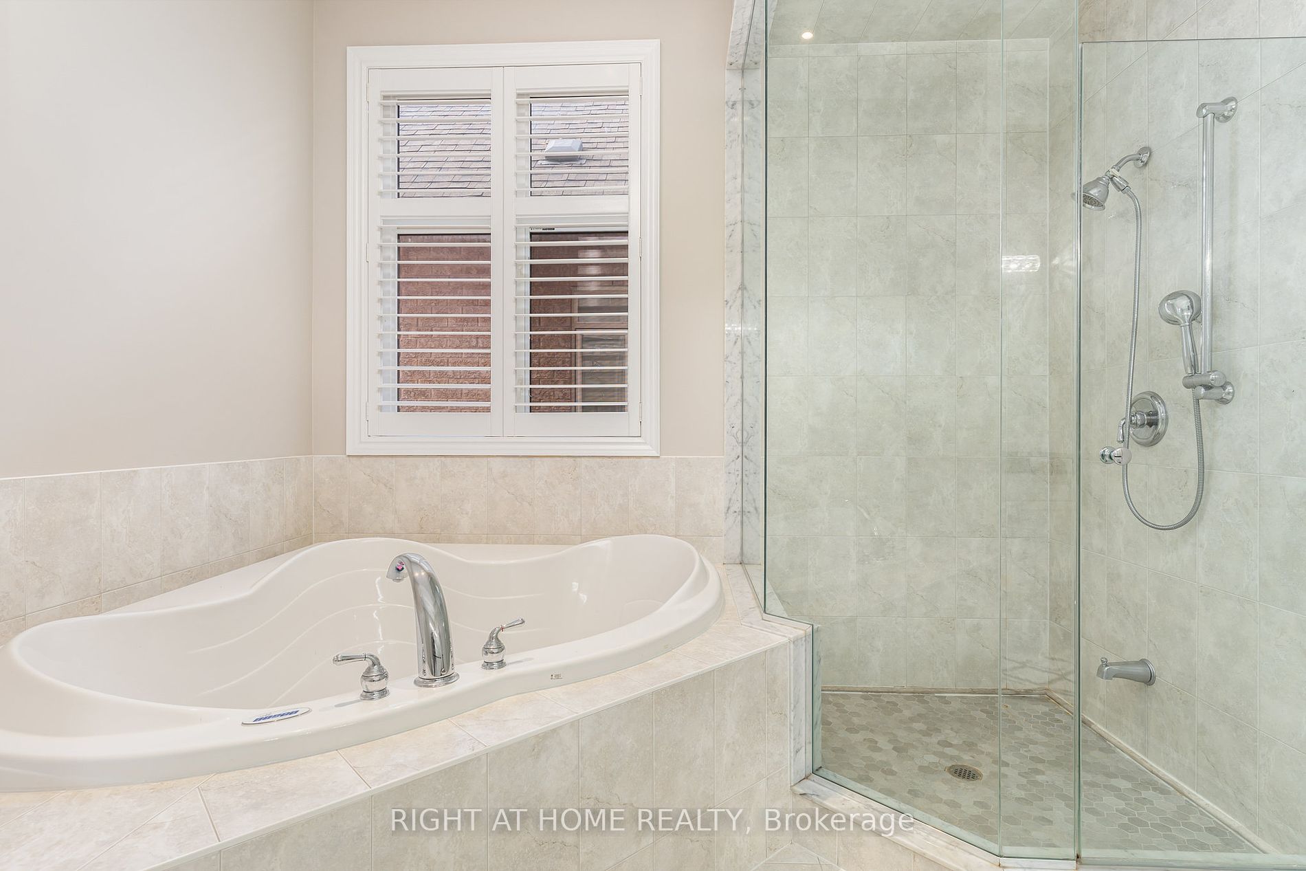 185 Cook's Mill Cres