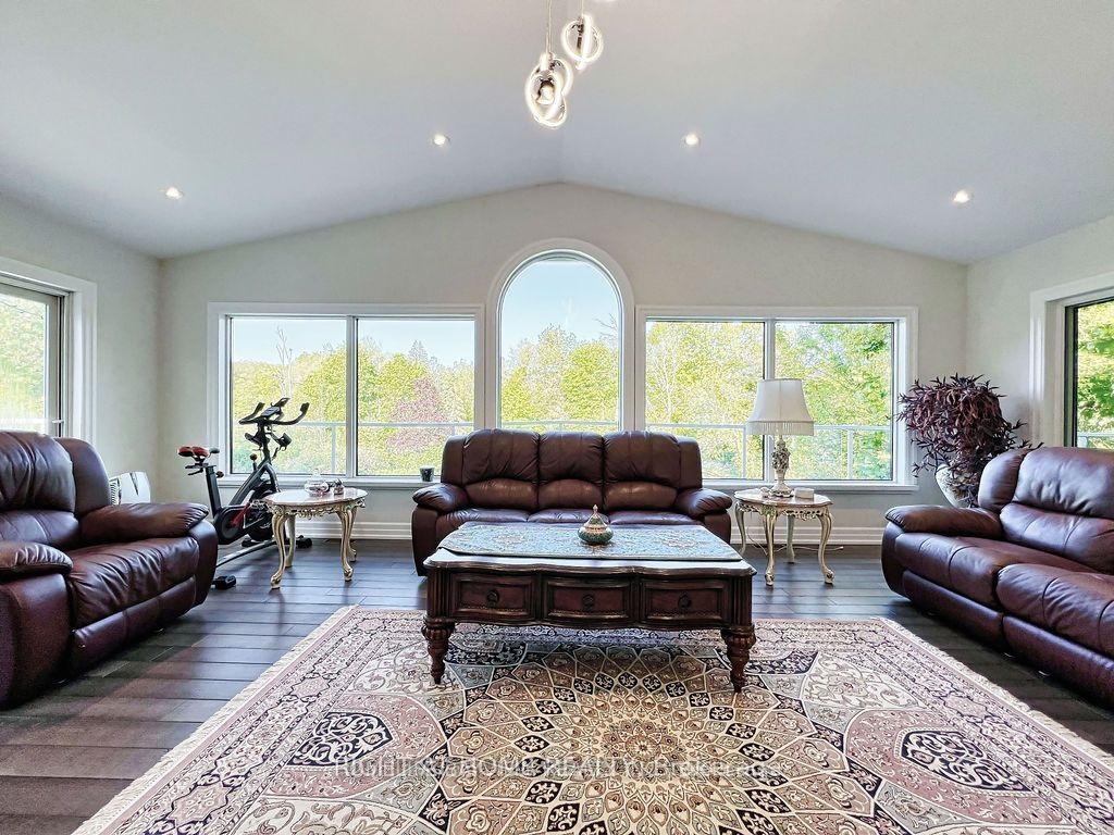 28 Bayview Park Lane