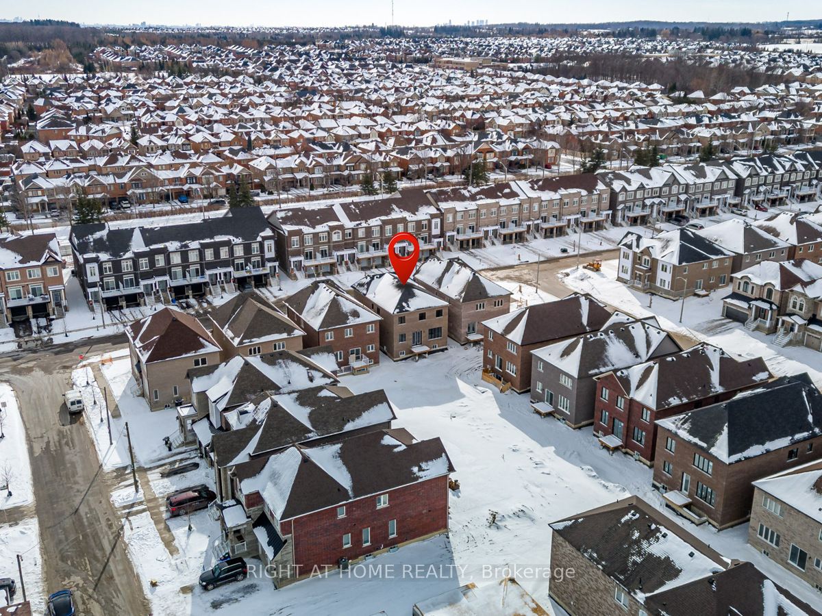 110 Seguin St