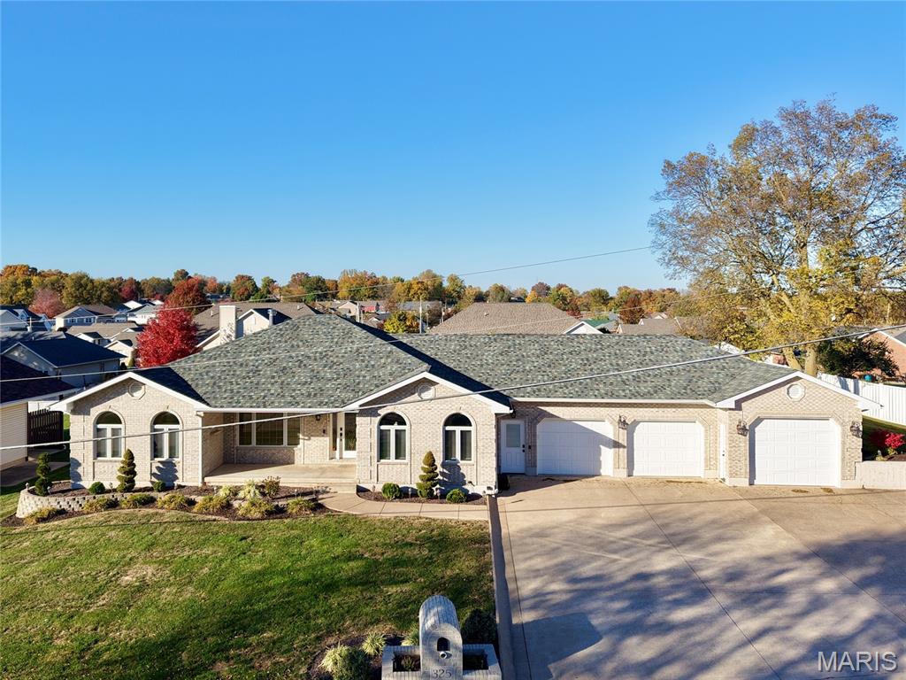 325 Hummingbird Lane