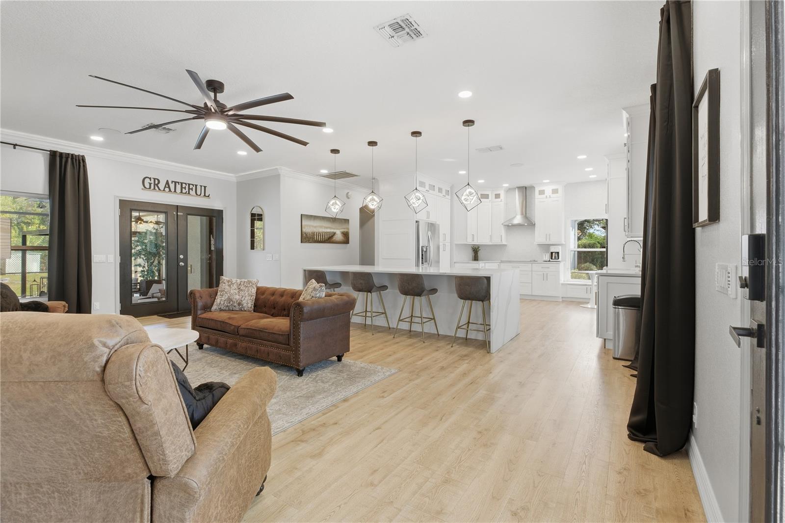 4575 Lake Shore Drive