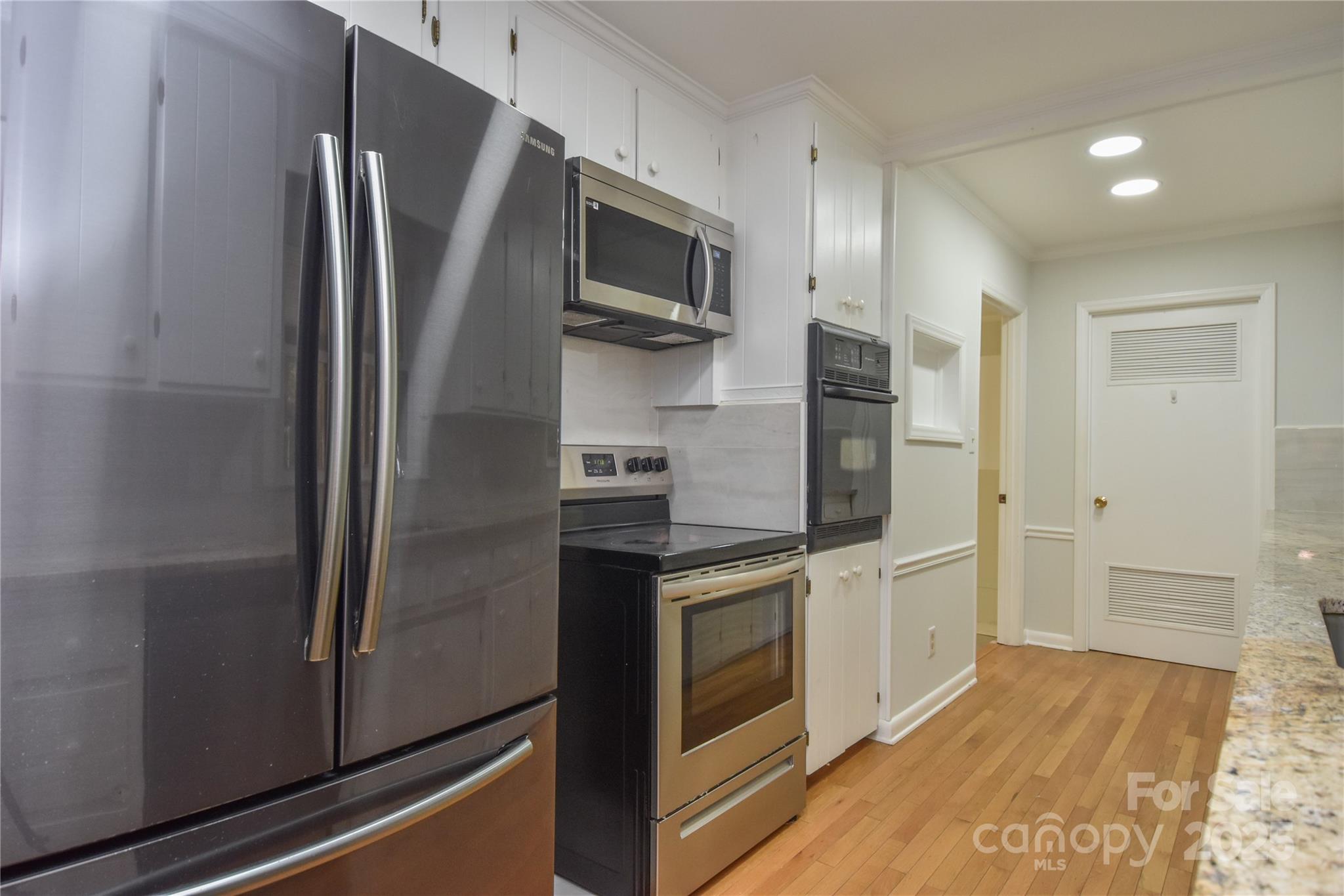 846 S Magnolia Street