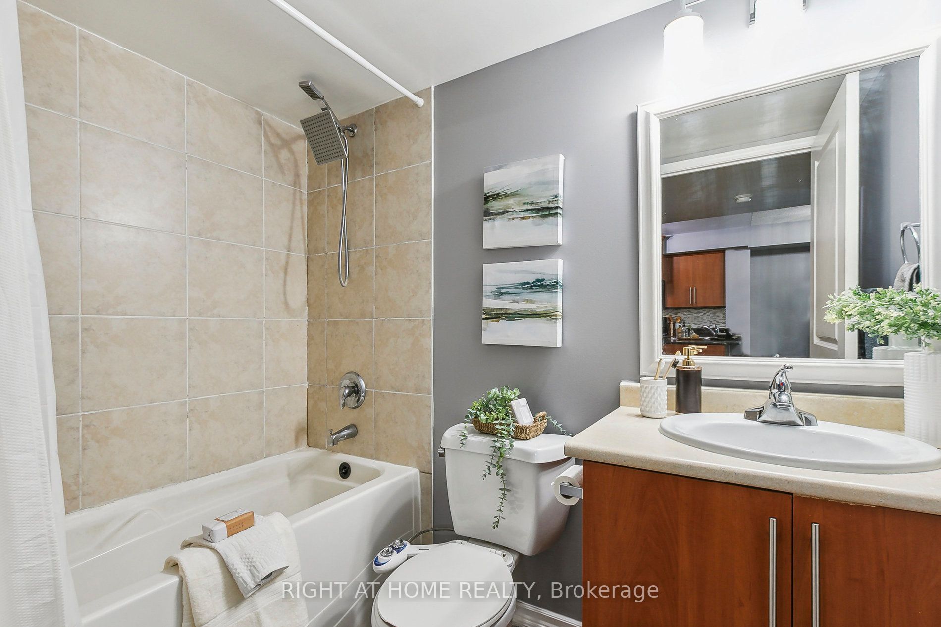 8 Rosebank Dr 17K