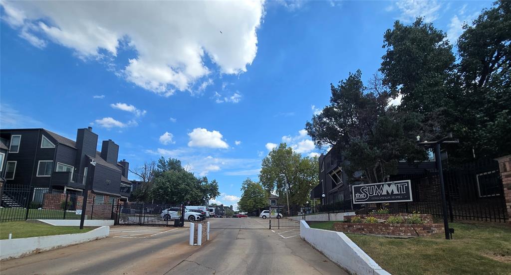 Summit Condos at Quail Creek! Gated community w/pool! Clean 1 bedroom, 1 bathroom condo offering style, comfort & convenience. Move quick on this one! HOA includes the gated entrance, mowing, pool, water & garbage service. ***This home comes furnished and has been an ARBNB.***