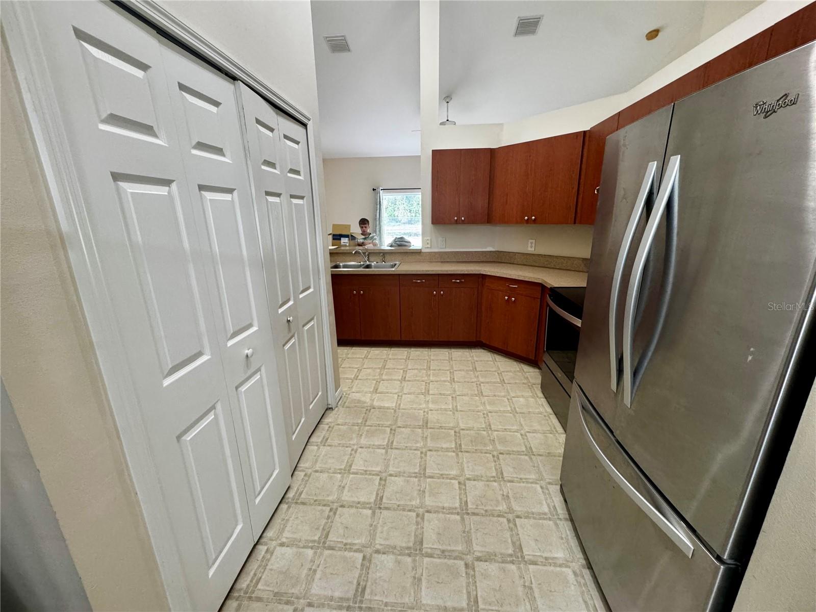 5912 33rd Drive E
