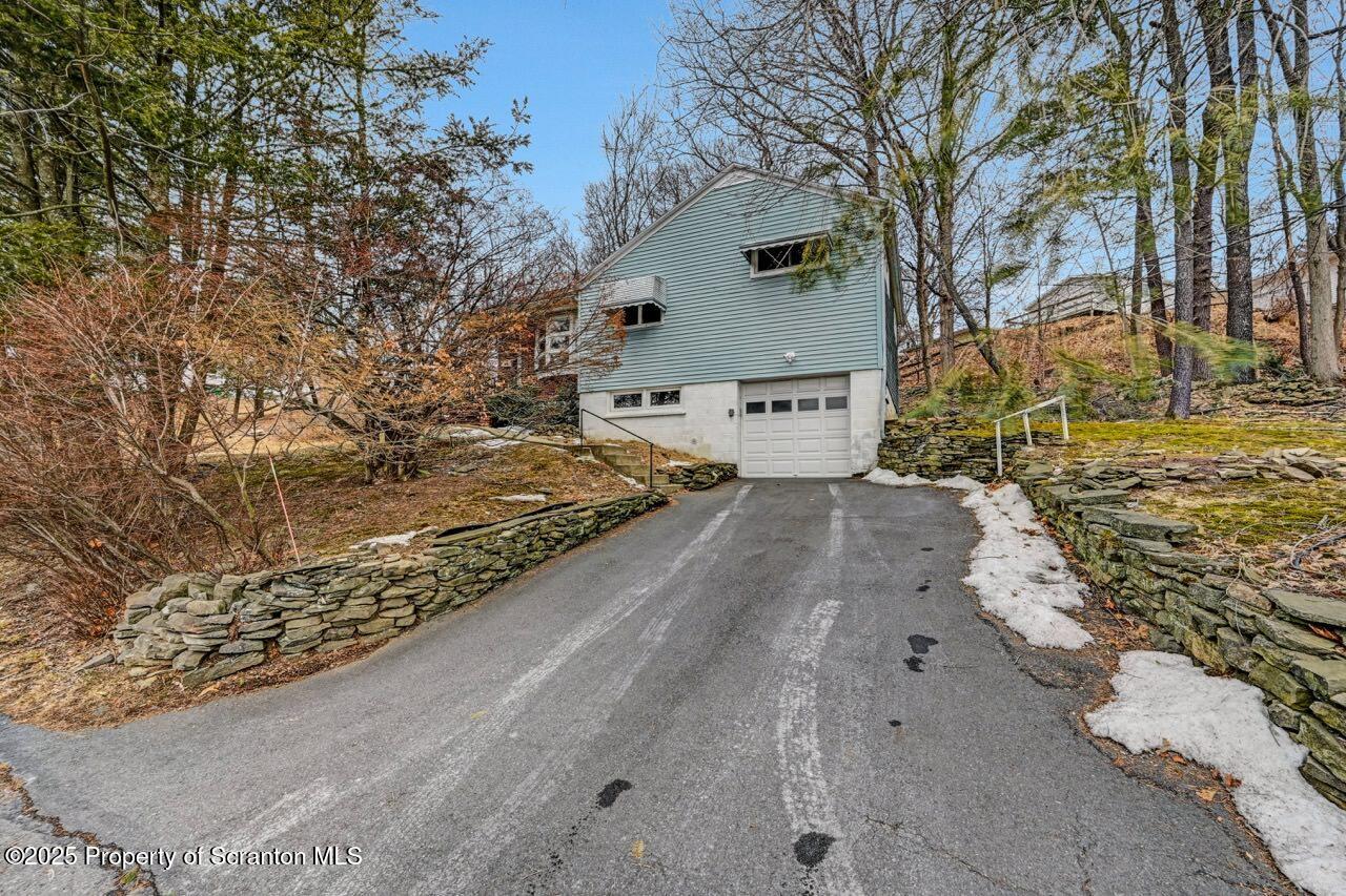 302 Thurston Street