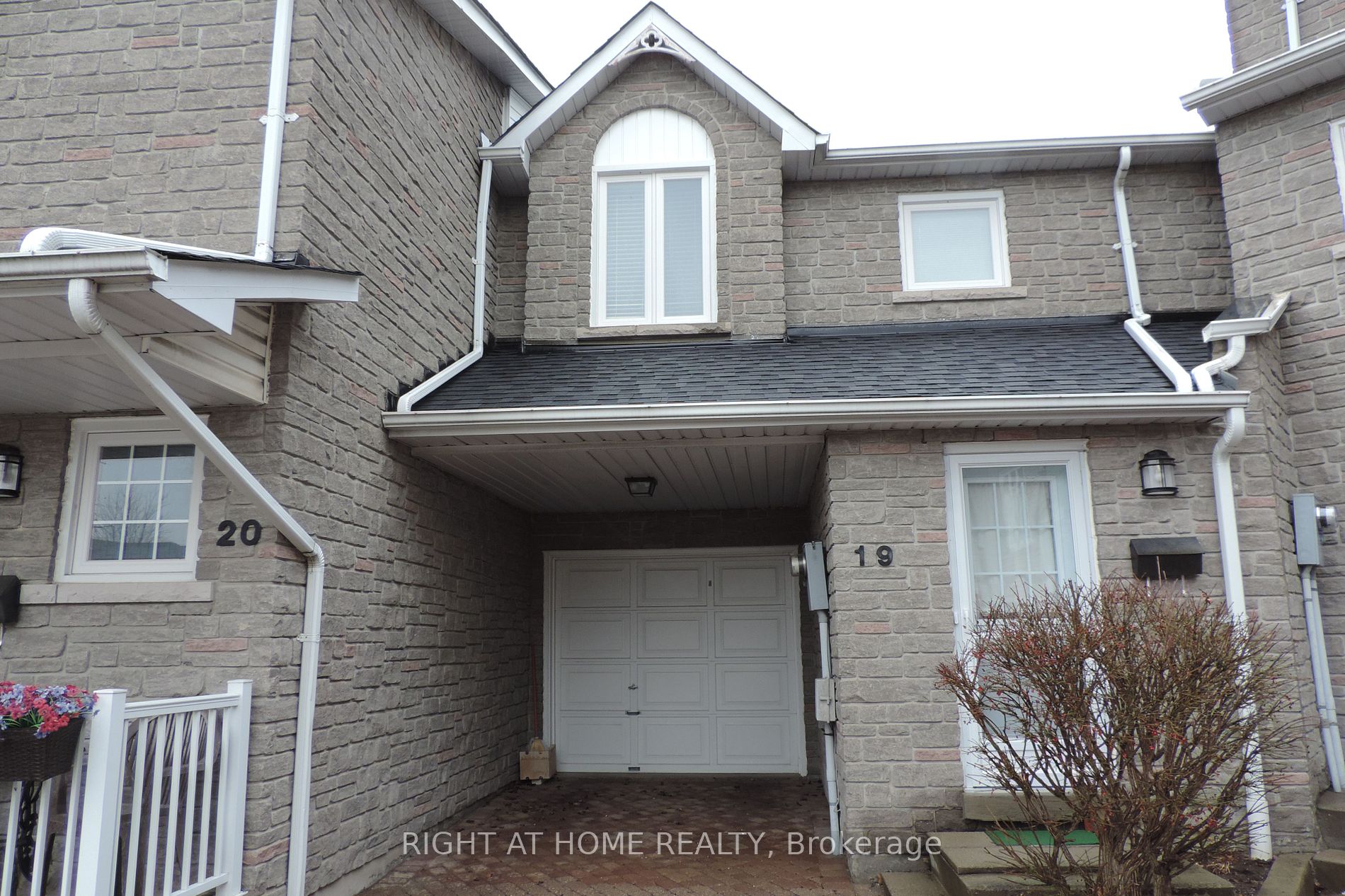1345 Altona Rd 19