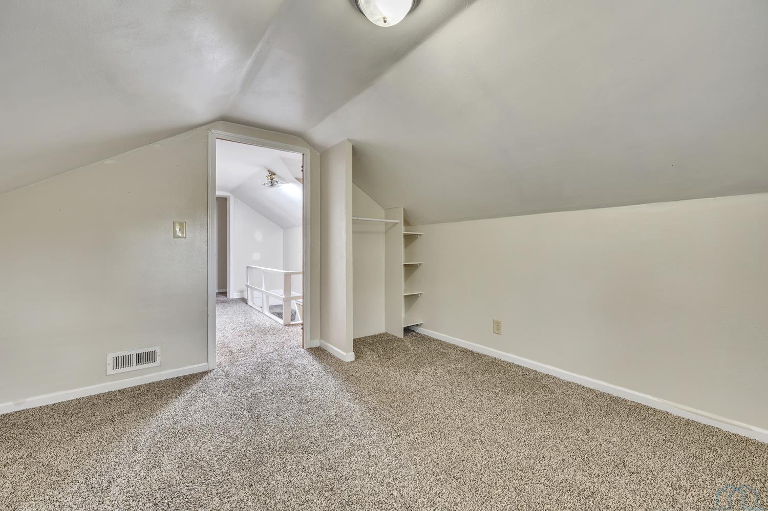 607 Albany Avenue Ne