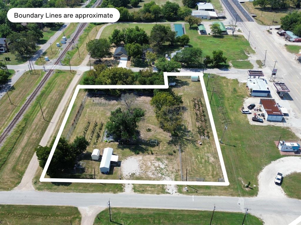 105 N Bonner Avenue 1