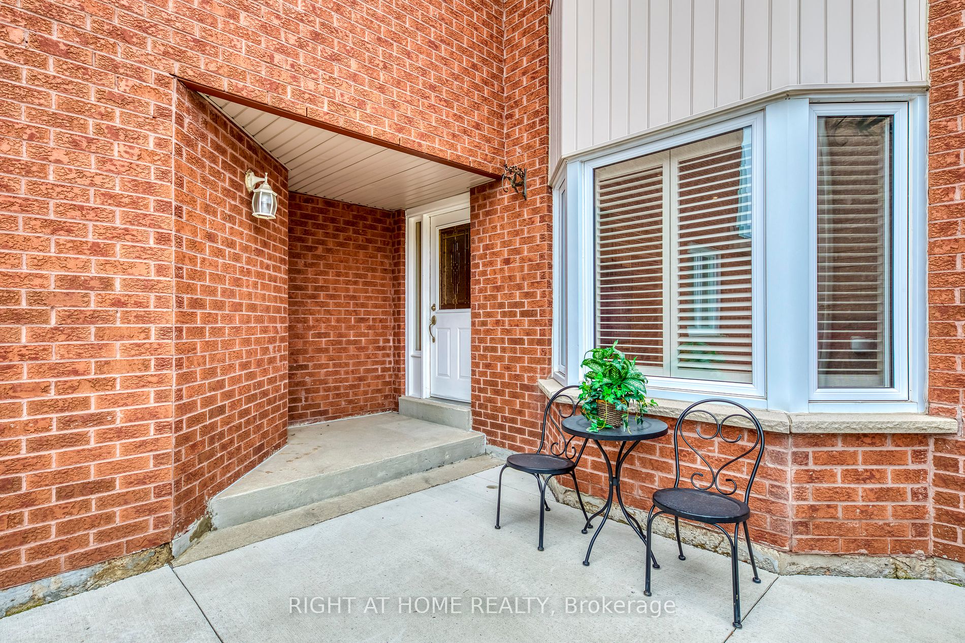 5832 Prairie Circ