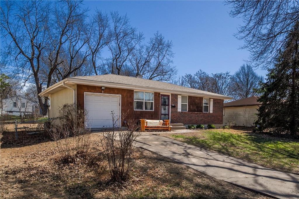 5609 NE San Rafael Drive