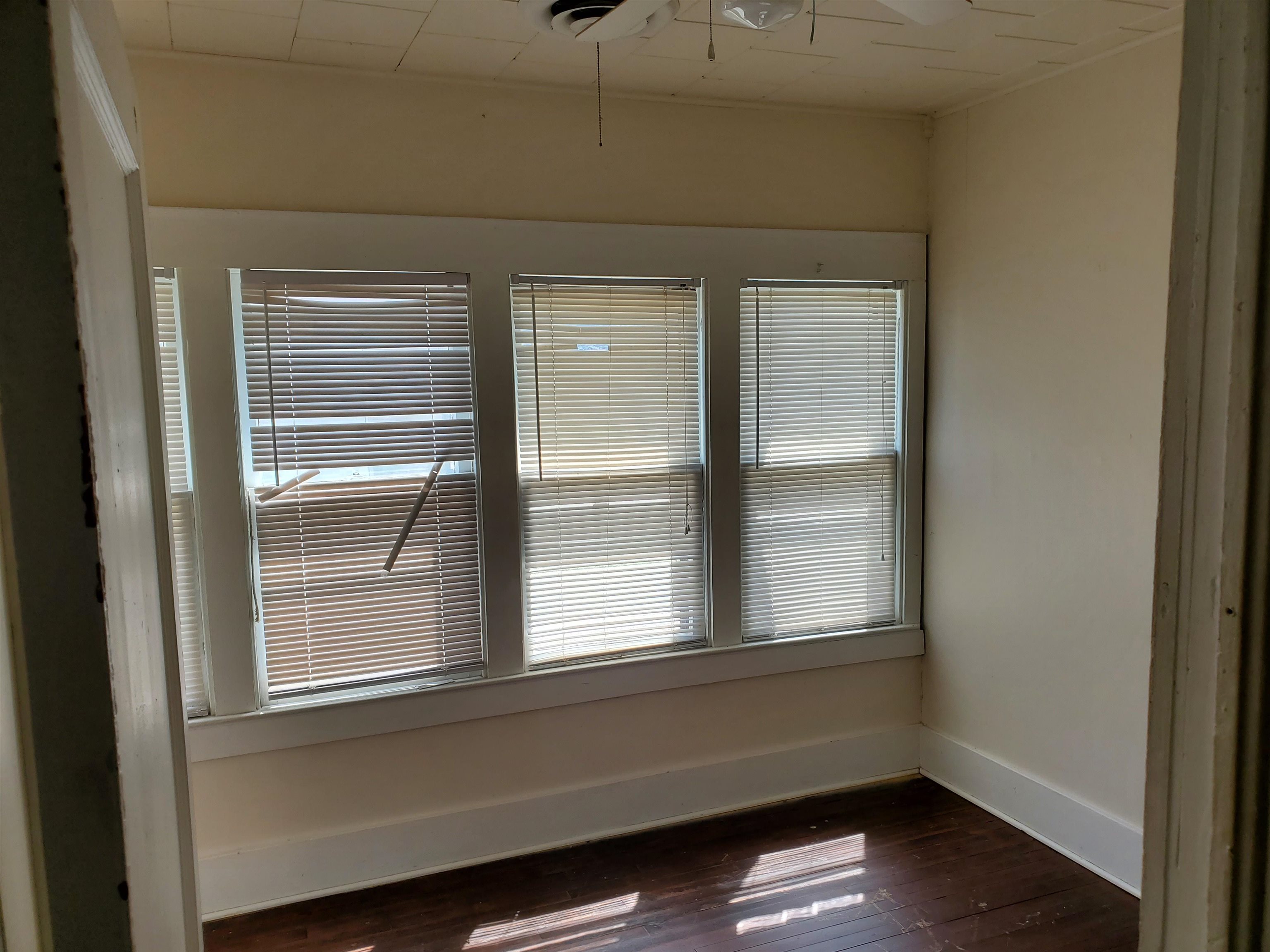 1103 N 3rd