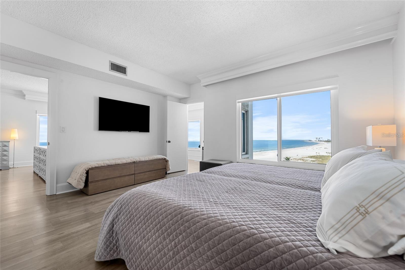 4950 Gulf Boulevard 807