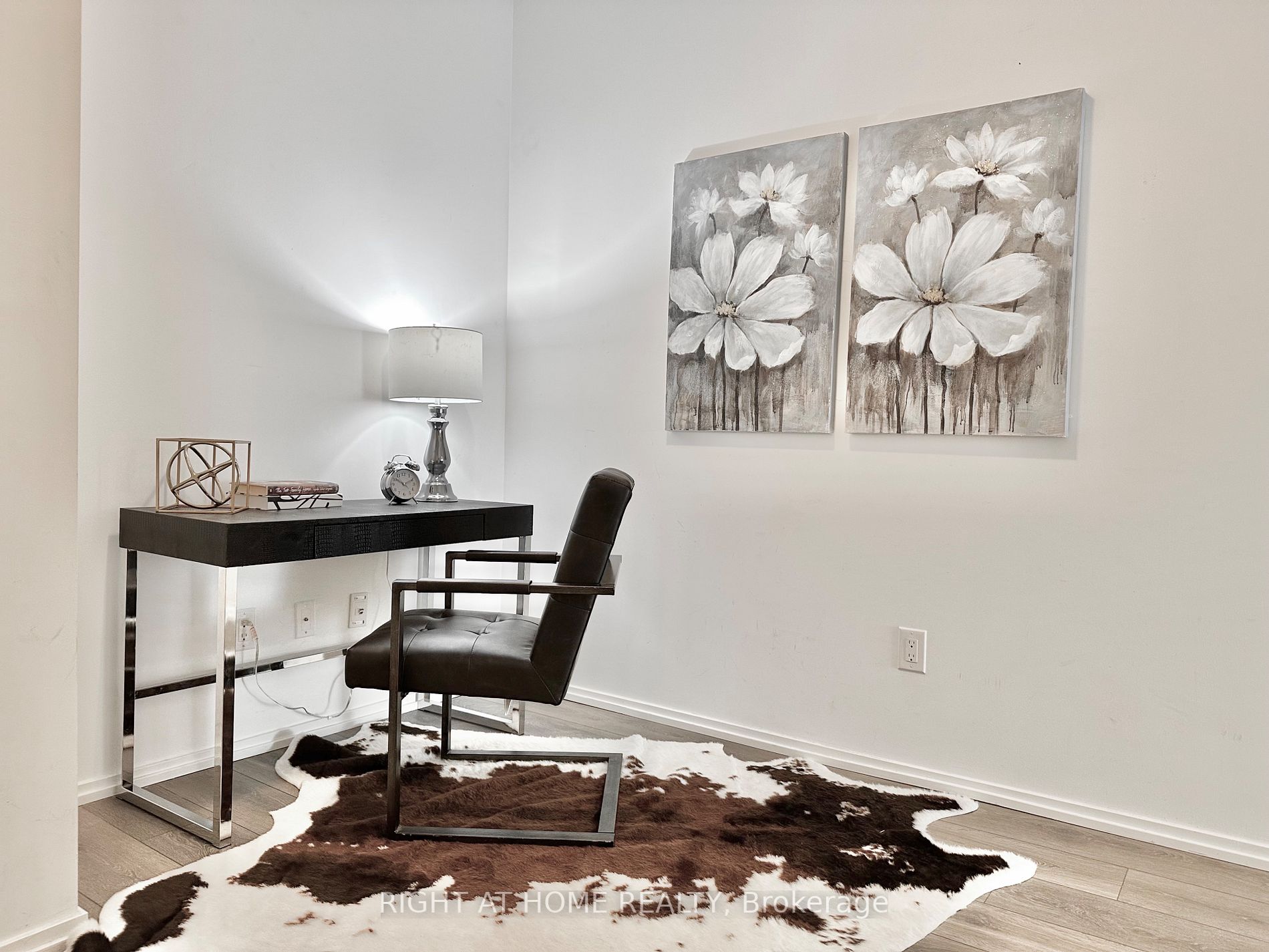 45 E Charles St 501