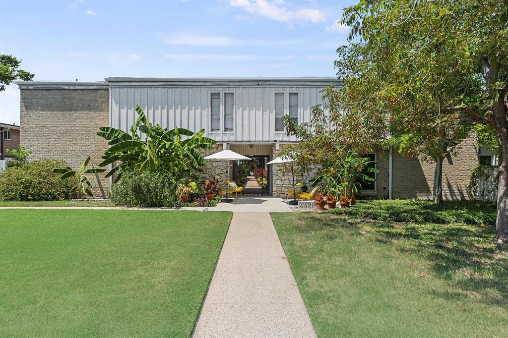 View of building front entrance