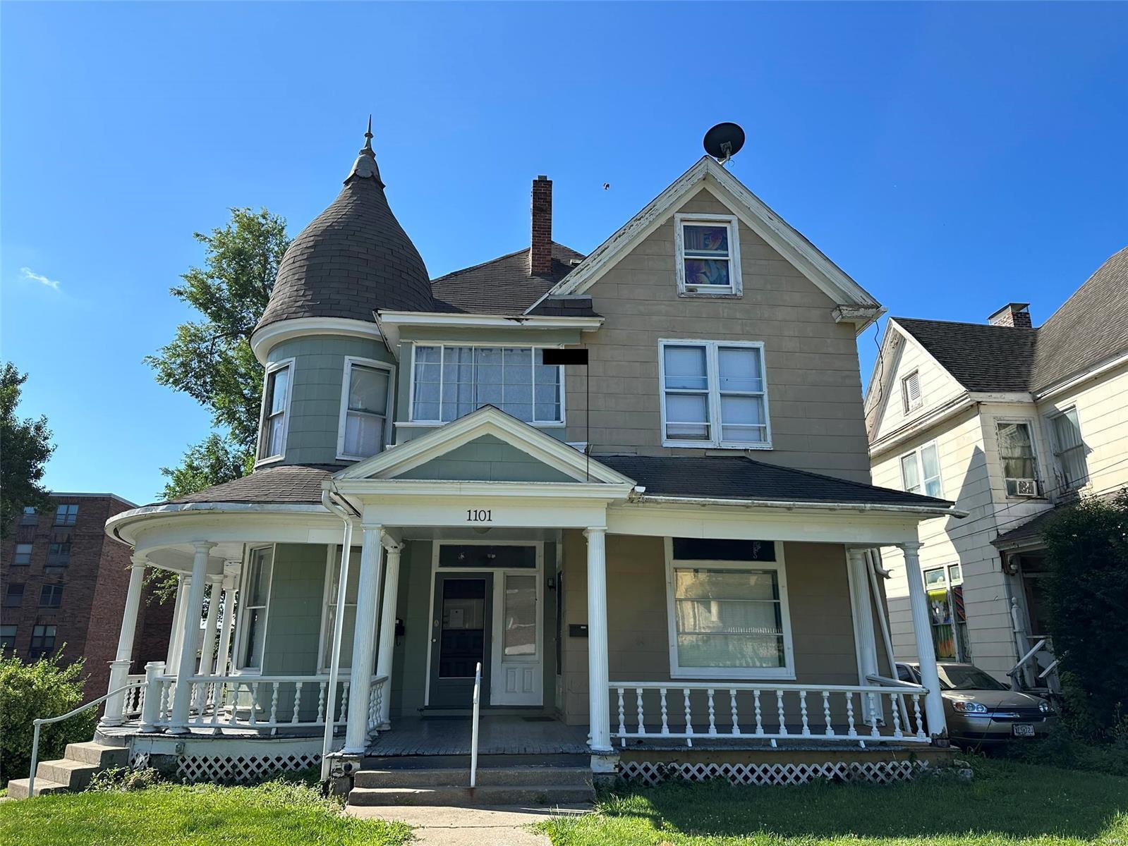 1101 Center Street